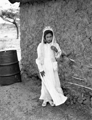 Sin título [Niña wayuu (Anaís) en su primera comunión]