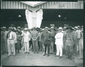 Juan Vicente Gómez visita los hangares de Maracay
