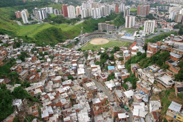 Petare, Barrio Julián Blanco y Palo Verde