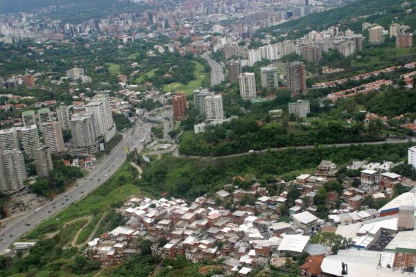 Autopista Prados del Este