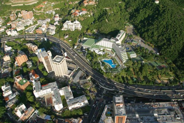 Hotel Tamanaco, Autopista Prados del Este