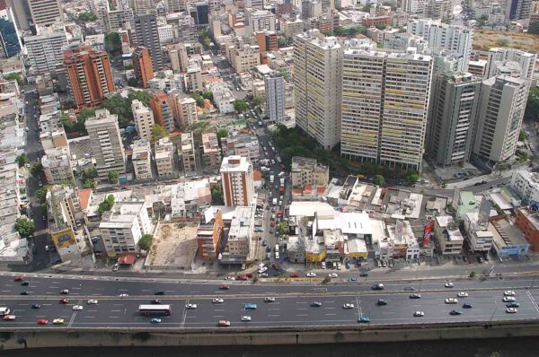 Segundo piso de la avenida Francisco Fajardo