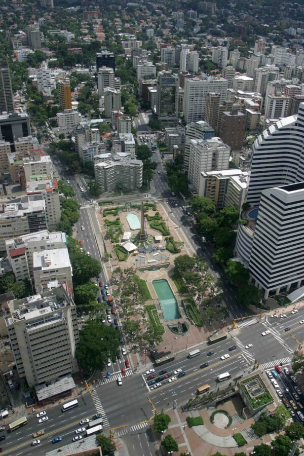 Altamira, Plaza Francia