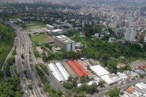 Avenida Boyacá, Colegio La Salle