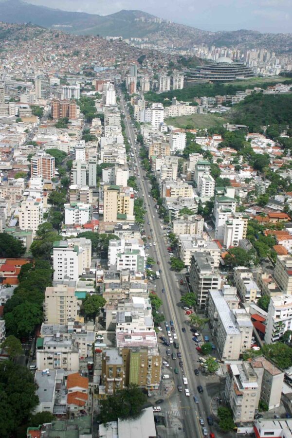 Avenida Presidente Medina-Victoria