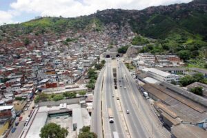 Autopista y Túneles de El Cementerio