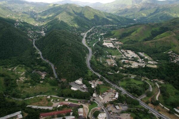 Autopista Regional del Centro, Distribuidor Tejerías