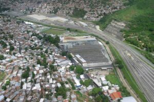 Las Adjuntas, Patio de Trenes del Metro