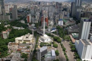 Avenida Libertador, Mezquita e Iglesia Maronita