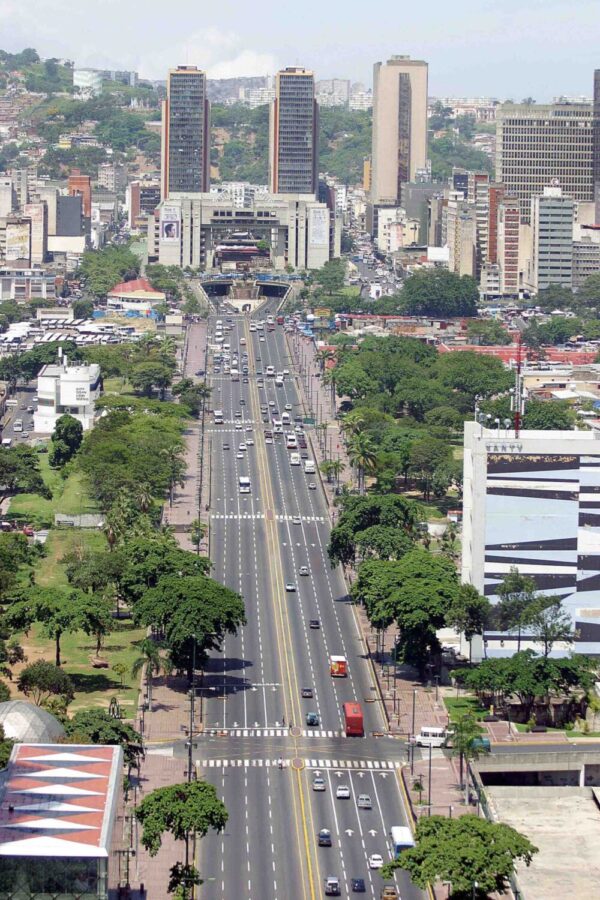 Avenida Bolívar y Torres de El Silencio