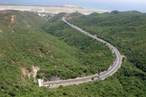 Autopista Caracas-La Guaira, Túneles