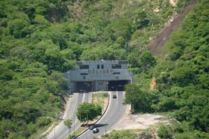 Autopista Caracas-La Guaira, Túneles