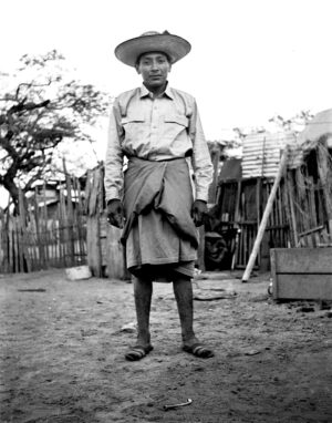 Sin título [Hombre wayuu con sirapa]