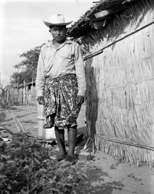 "Los Nativos te observan"