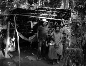 "Sombrillas contra el viento en tiempos de viajes aeroespaciales"