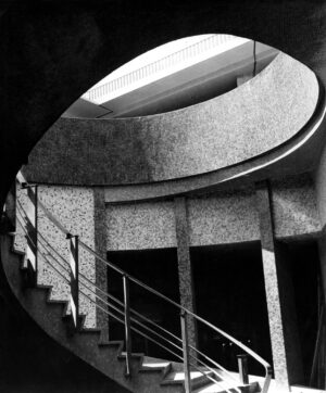 Escalera de caracol en la torre norte del Centro Simón Bolívar