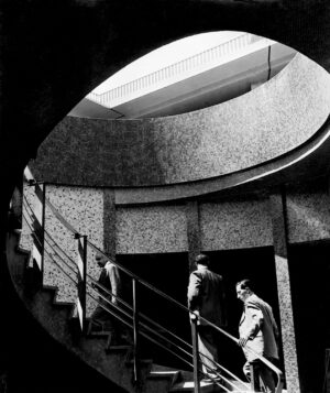 Escalera de caracol en la torre norte del Centro Simón Bolívar