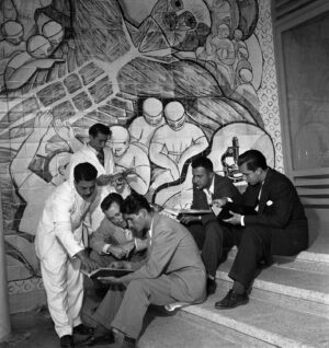 Sin título [Estudiantes de Medicina en el Instituto de Anatomía y Patología de la UCV]