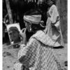 Mujeres wayú aplicando pintura corporal, Península de La Guajira, Estado Zulia, Venezuela, circa 1957: Hellmuth Straka ©Archivo Fotografía Urbana